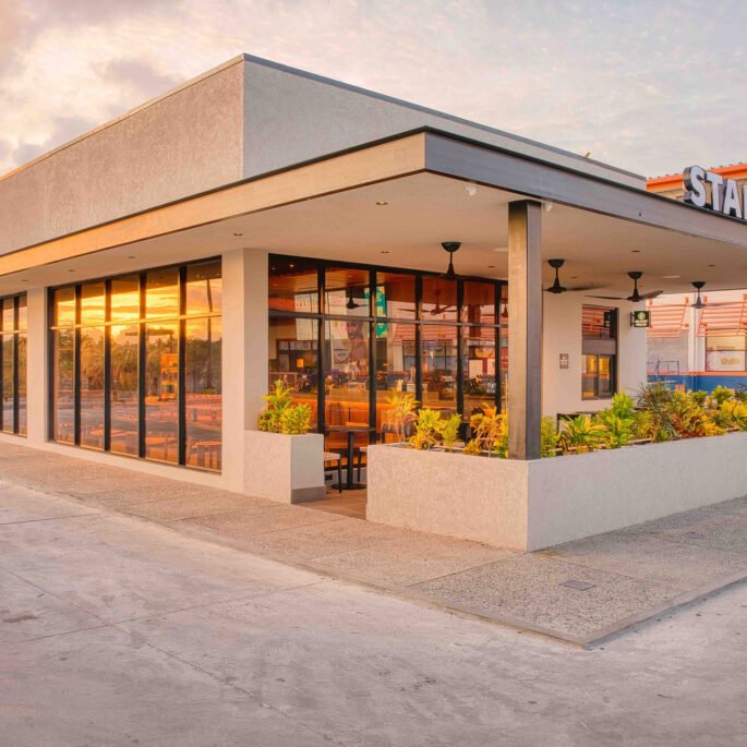 New Starbucks Store at Movietowne